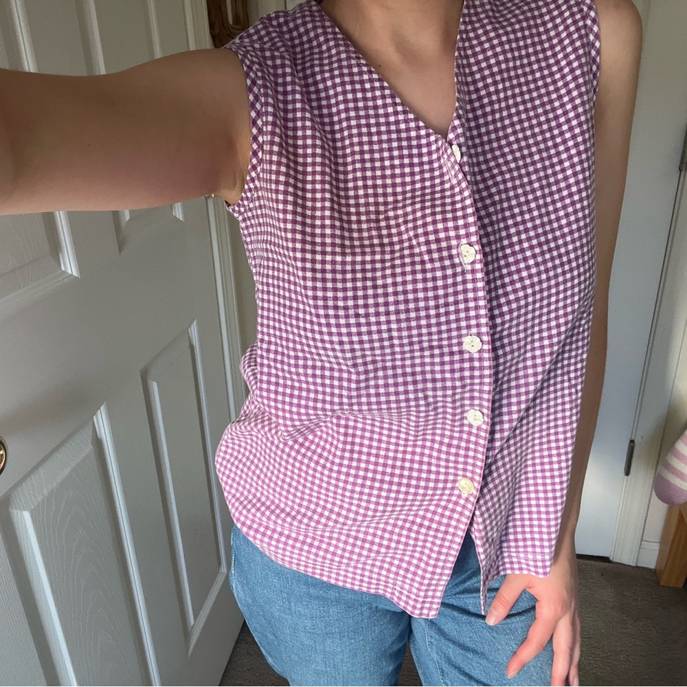 Vintage Gingham Sleeveless Button-Up Top